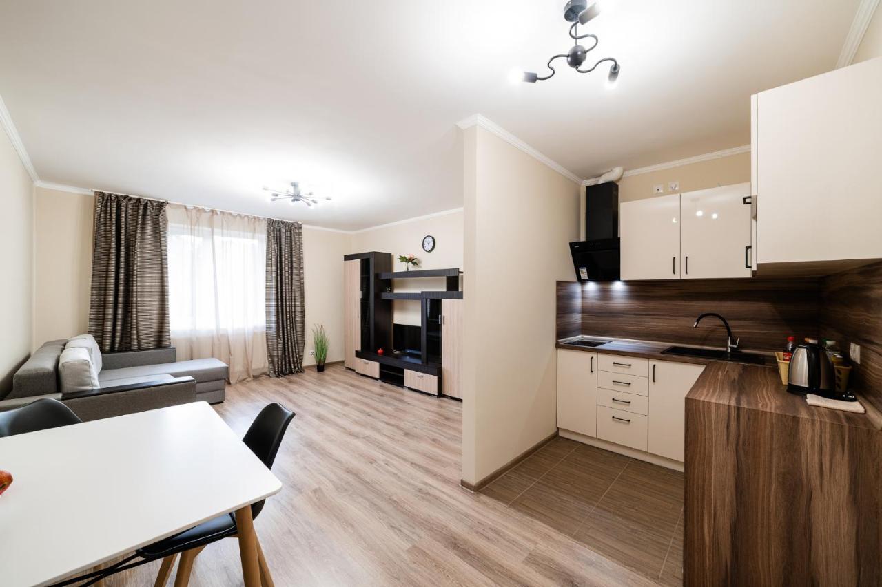 Aparthotel Центр Міста! Затишні Квартири В Новобудові! à Oujhorod Extérieur photo